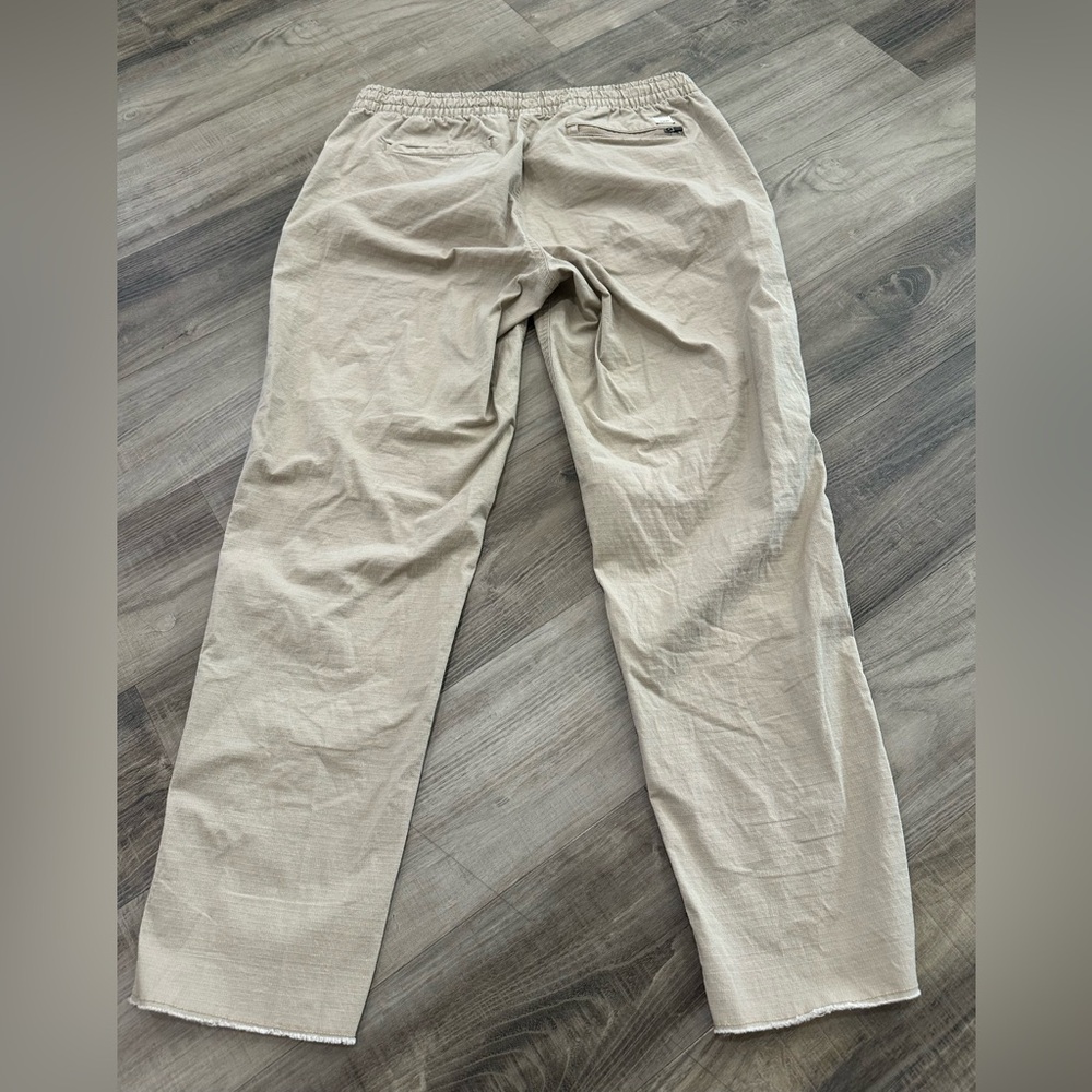 Vuori Ripstop Pants – Women’s Size M – Organic Cotton Stretch – Neutral Beige - Picture 3 of 7